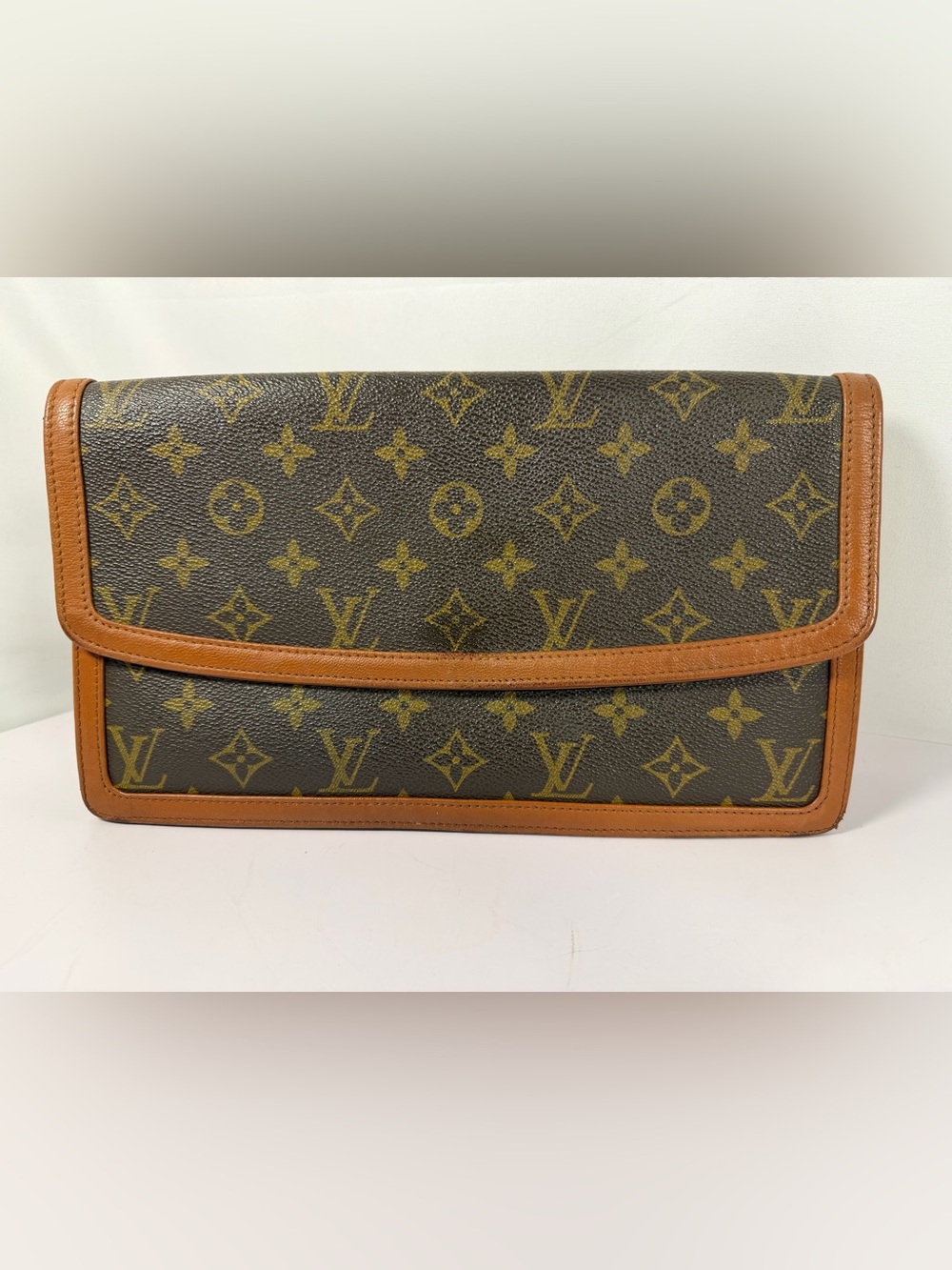 7005: Louis Vuitton Vintage Monogram Canvas Pochette Dame GM Clutch Brown